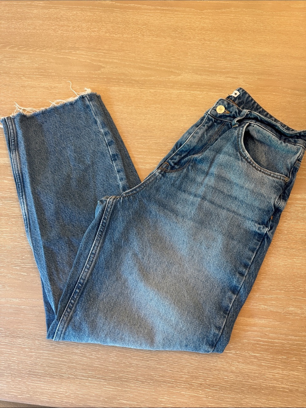 Zara Women's Boyfriend Jeans in Medium Blue Wash